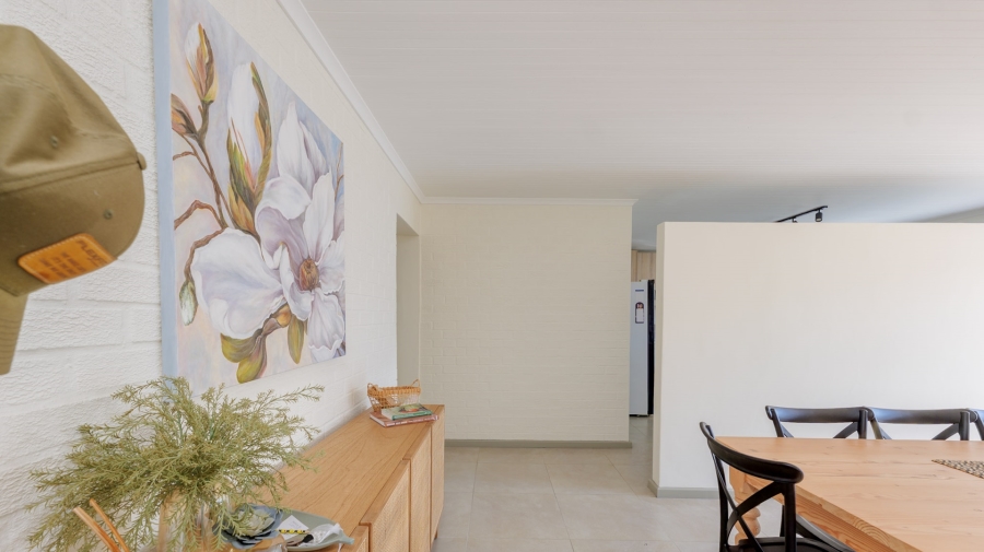 4 Bedroom Property for Sale in Struisbaai Western Cape